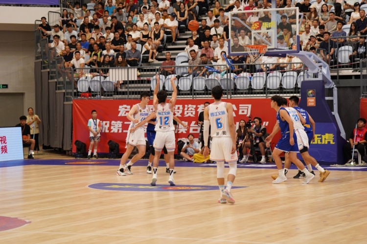 同心杯-刘李22+11 杨曦皓15+10+5 福建浔兴58分大胜澳门昊骏