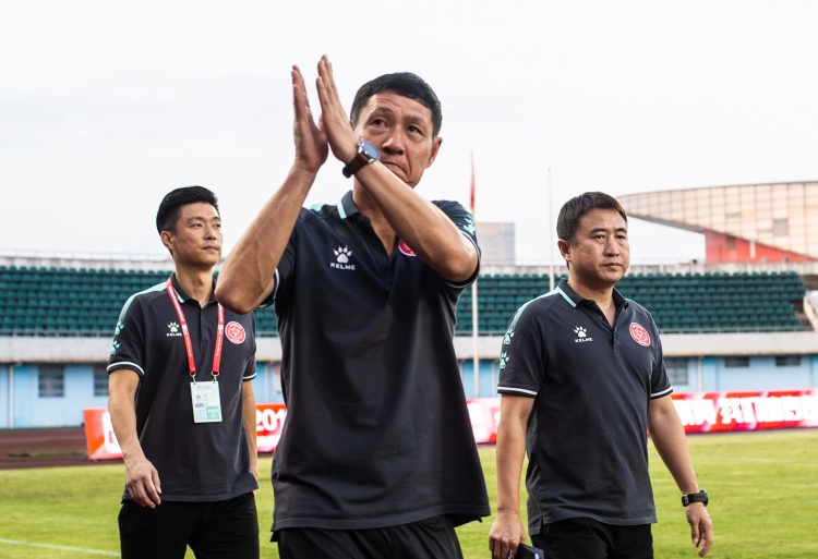 广州豹客场4-2大逆转重回第三,黎兵:这是广州豹最需要的精气神