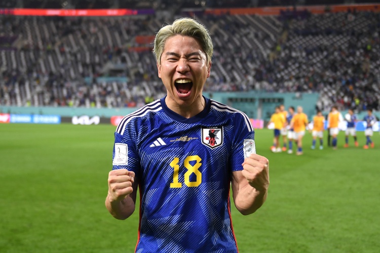 浅野拓磨:因无法获得英国工签,在阿森纳训练一天就去了斯图加特